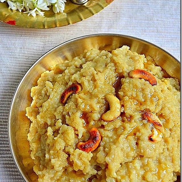 Sakkarai pongal / sweet pongal / Rice pudding