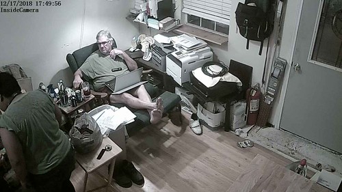 IPCamera alarm:InsideCamera detected alarm at 2018-12-17 17:49:54 | by inside.camera