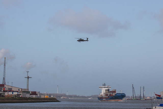 Rotterdam Botlek 2019 : AH-64D on approach