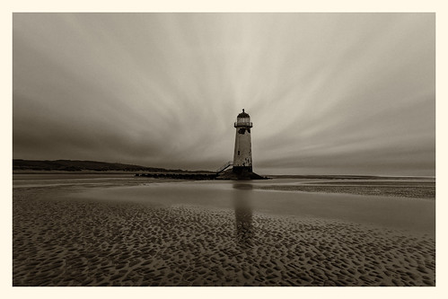 flintshire wales unitedkingdom gb lighthouse point ayr talacre beach long exposure landscape seascape formatt hitech