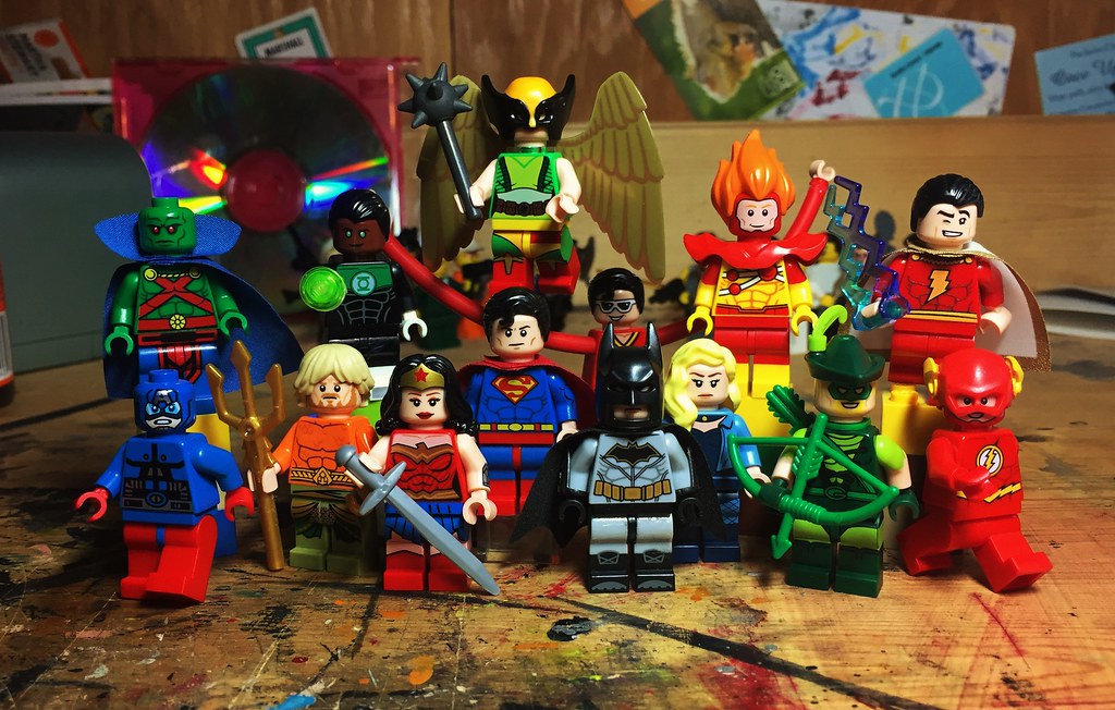 Lego DC Minifigures 300 Justice League Batman Superman Joker Aquaman Bane Flash 