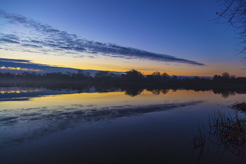 canon5dsr landscape waterscape lake water calm sunrise dawn clouds sky reflection cambridgeshire uk outdoors nature