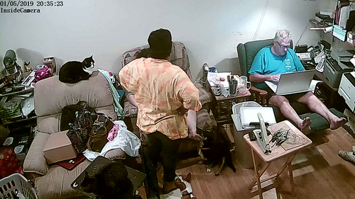 IPCamera alarm:InsideCamera detected alarm at 2019-1-5 20:35:22 | by inside.camera