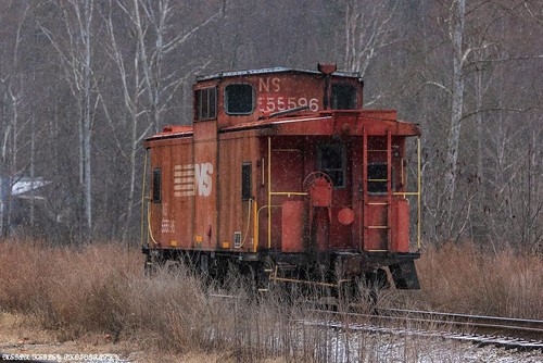 norfolksouthern caboose snow snowfall ns555596 coalcountry railfan femalerailfan railfanning railroad appalachiava appalachianmountains wisecountyva virginia southwestva va mountains foliage fall winter landscape trees railroadtracks norfolksouthernappalachiadistrict