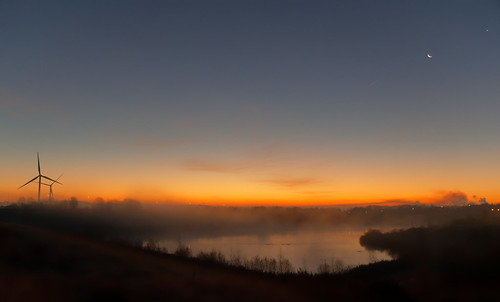 moonvenus scunthorpe morning dawn mist lake sky turbine bluehour horizon landscape