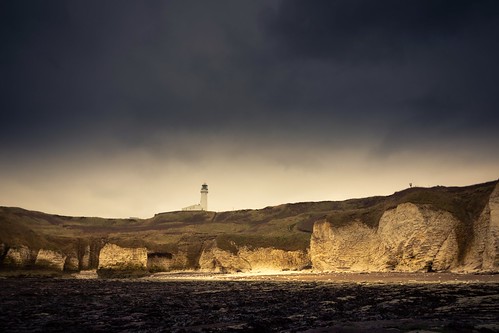 yorkshire coast sea ocean lighthouse beach moody 2018 sundaylights