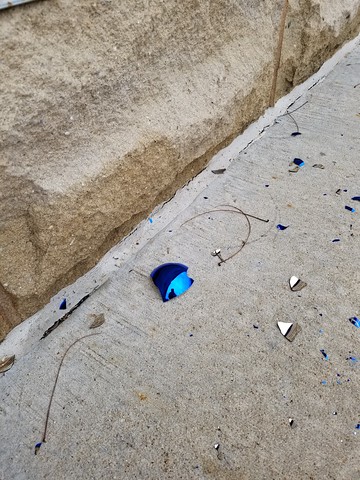 Broken Blue Ornament_20181226_145608