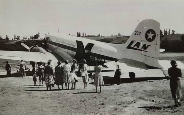 LAN en el aeródromo de Pampa Alegre  en el viejo Osorno 1953