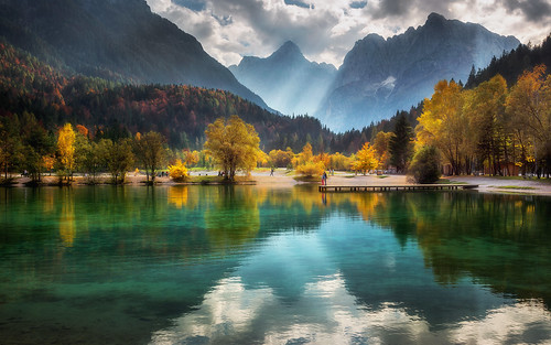 Lake Jasna | Autumn reflections at Lake Jasna. | Aleš Krivec | Flickr