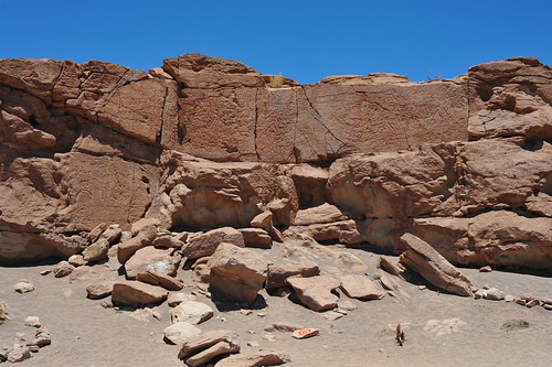 chile petroglyphs rock wall carvings stone ancient desert valledelarcoíris
