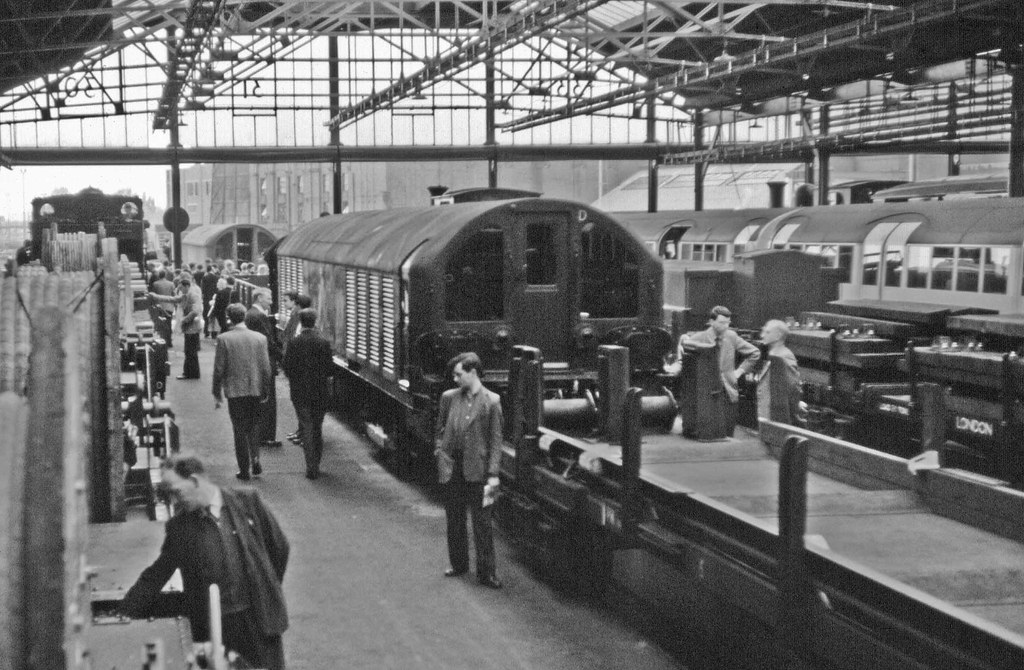 Battery loco at Neasden | A battery electric locomotive on d… | Flickr