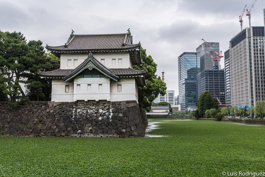 Foso y torretas exteriores del Palacio Imperial de Tokio