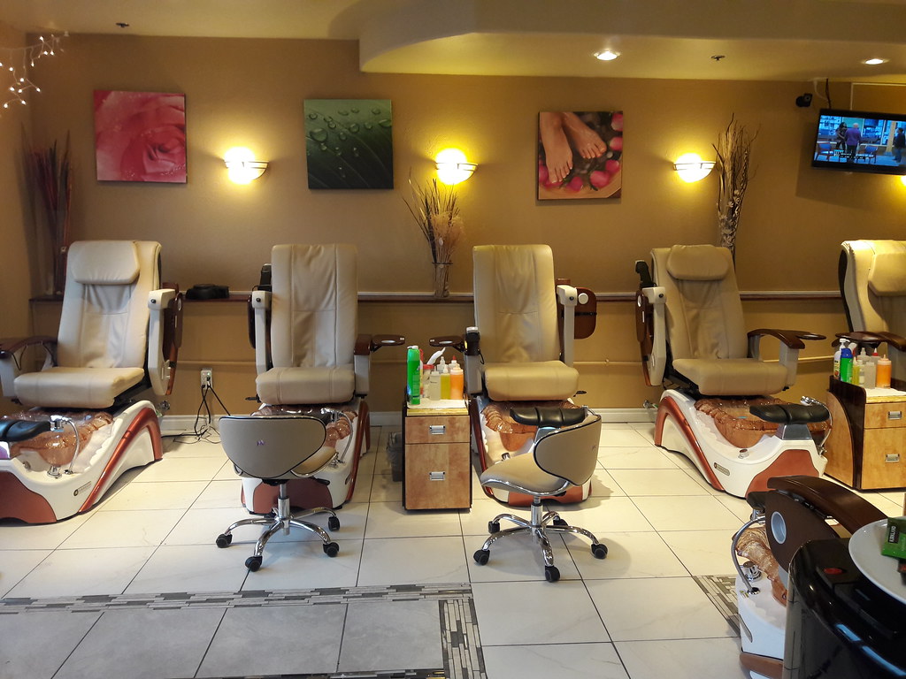 Nail Salon Manicure And Pedicure Chairs Rolling Chairs F Flickr