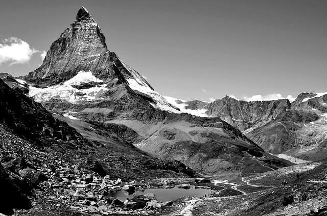 Le CERVIN ou MATTERHORN ( alt.4478m) , terre promise des alpinistes (promised Land of the climbers)  -  (4 photos)