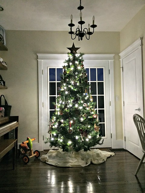 simple Christmas tree with lights