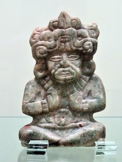 figura antropomorfo ofrendas de jade Templo de Rosalia necropolis Museo de Arqueologia Copan Maya Ruinas Honduras 01