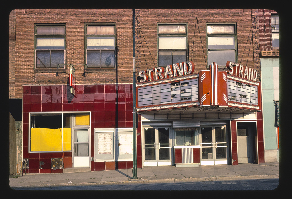 Strand Theater (soda fountain), S. Federal Avenue, Mason City, Iowa (LOC)