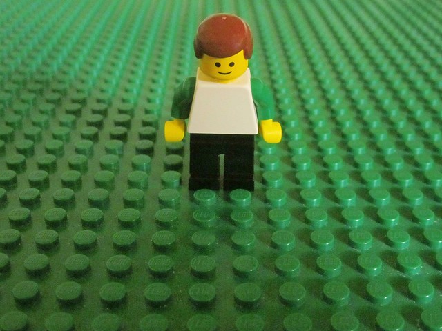 LEGO Minifigure Look For Circles