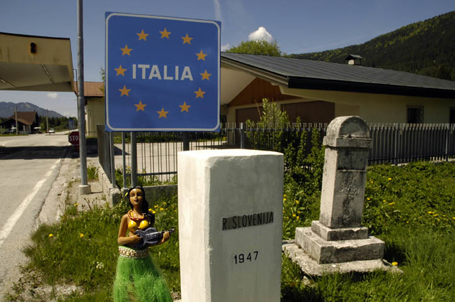 Hula Girl: Slovenia - Italy border (near Trieste)