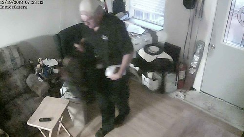 IPCamera alarm:InsideCamera detected alarm at 2018-12-19 07:23:12 | by inside.camera