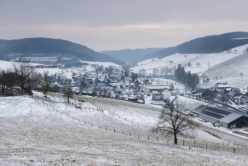 oberhenneborn nordrheinwestfalen germany sauerland northrhine westphalia winter snow valley rural europe