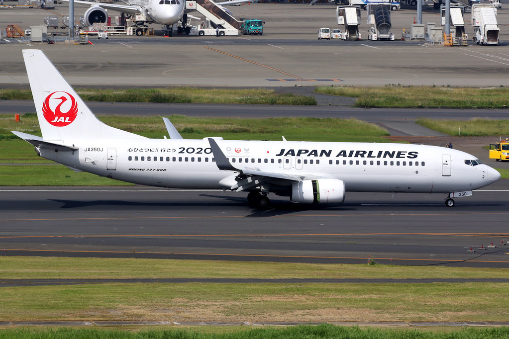 JA350J - B738 - Japan Airlines