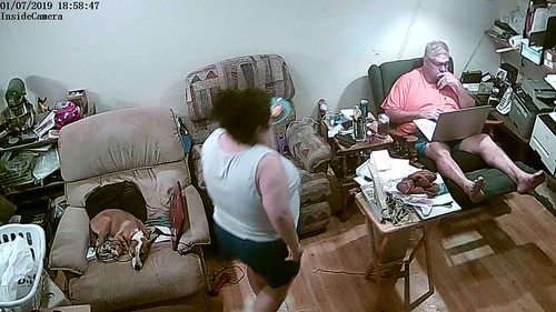 IPCamera alarm:InsideCamera detected alarm at 2019-1-7 18:58:46 | by inside.camera