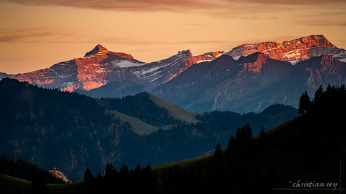 moléson diablerets oldenhorn coucherdusoleil coucher soleil sunset alpes vaudoises fribourg gruyère paysage landscape mountains alps croix sony alpha a7r2 a7rii 70200