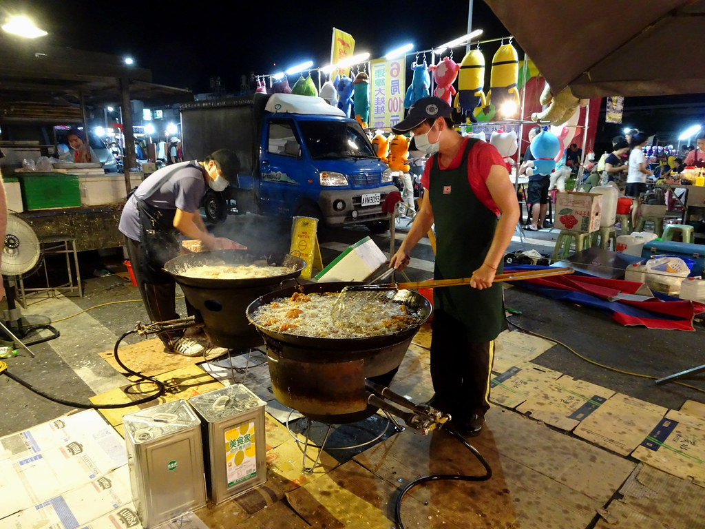 Mega deep fry at Siwei night market in Taitung