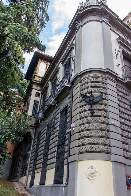 placa edificio Instituto Italiano de Cultura antiguo Palacio de Abrantes Madrid