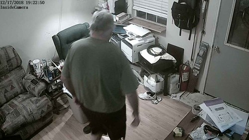 IPCamera alarm:InsideCamera detected alarm at 2018-12-17 19:22:49 | by inside.camera