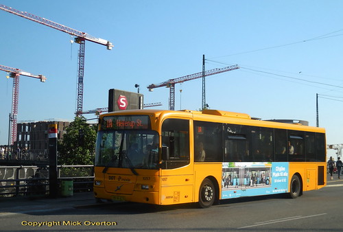 Skyline of cranes behind route 1A substitute 2009 Volvo B7RLE ARRIVA 1057 | by SMS88aec