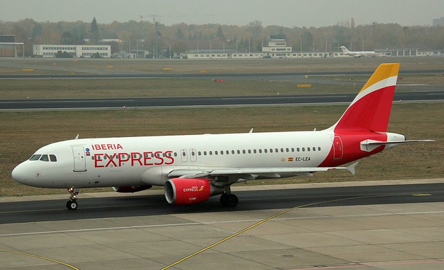 Iberia Express, EC-LEA, MSN 1099, Airbus A 320-214, 04.11.2018,  TXL-EDDT, Berlin-Tegel