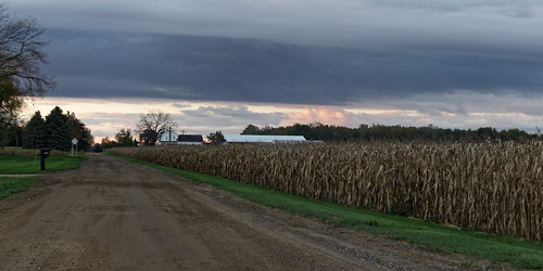 fields corn maize tree cloud sky sunrise house 4253 october farmyard road dirtroad unpaved roxana powershotg9xii g9x canon eatoncounty roxandtownship 2018 michigan