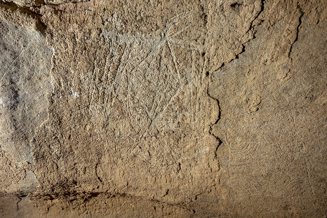 Box shaped glyphs, Unnamed Cave 7, 1