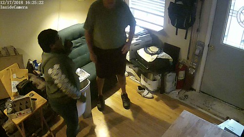 IPCamera alarm:InsideCamera detected alarm at 2018-12-17 16:25:21 | by inside.camera