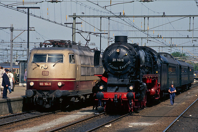 DB 103 104, SSN 01 1075 Venlo 30 mei 1992