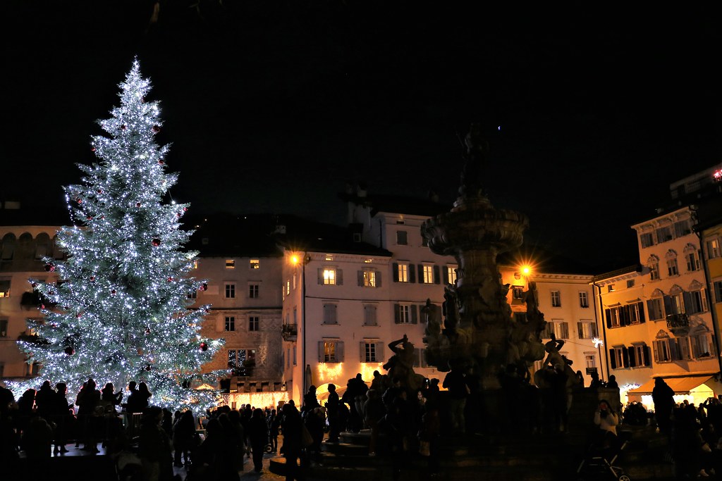 Natale A Trento.Trento Citta Del Natale Piazza Del Duomo Clamos Flickr