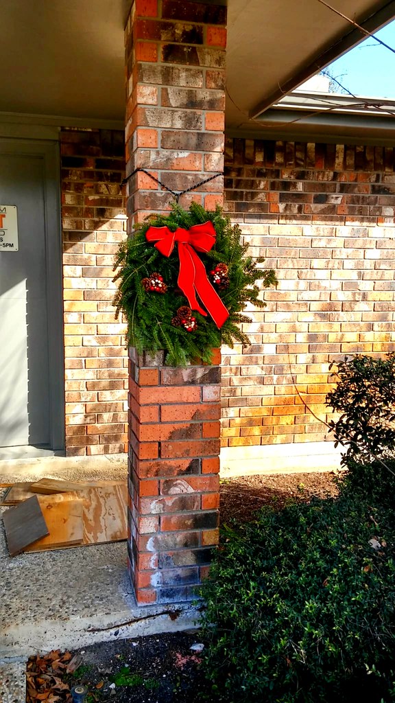 Christmas wreath at radio station kogt, Orange, Texas