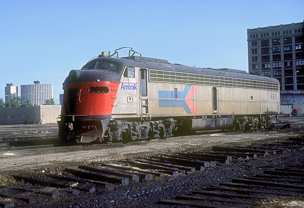 Amtrak E8 463