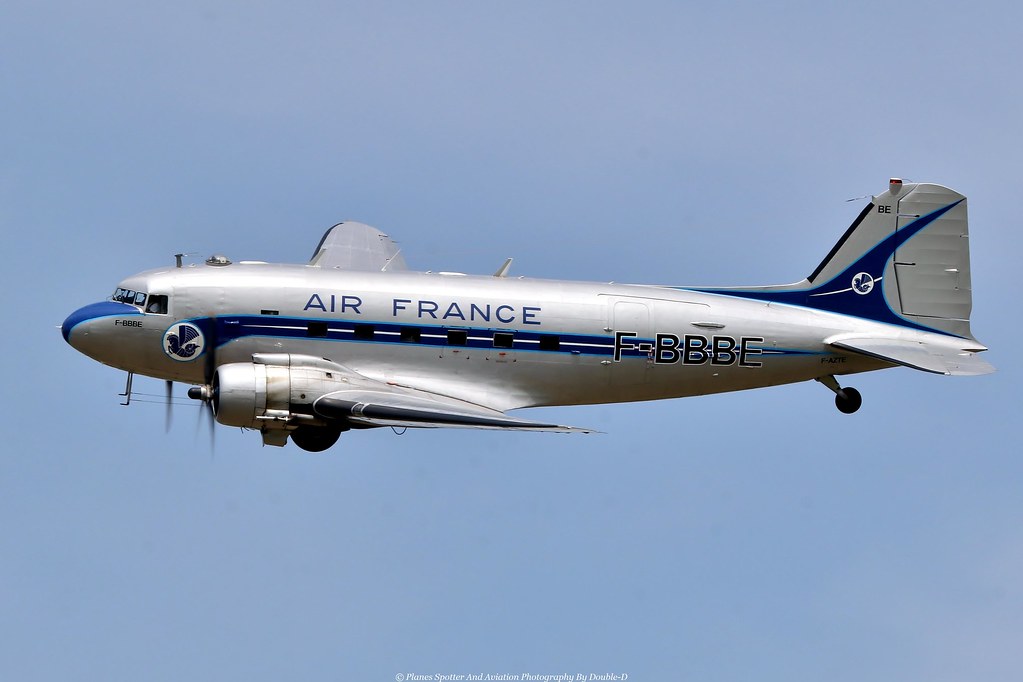 DC 3 association france DC 3 F-AZTE C-47  COULEURS KLM 