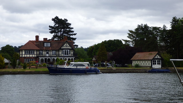 Cookham by the Thames