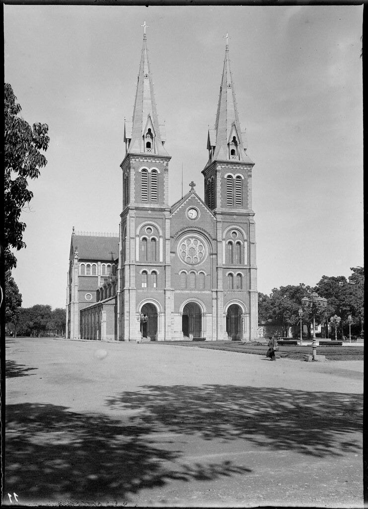 Cochinchine - Saïgon 1895 - La cathédrale - by Salles, André (1860-1929)