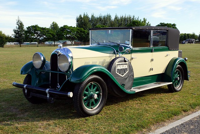 1929 Auburn 8 - 90 Phaeton Sedan.