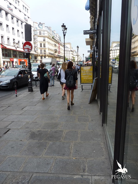 Paris, rue de Rivoli...