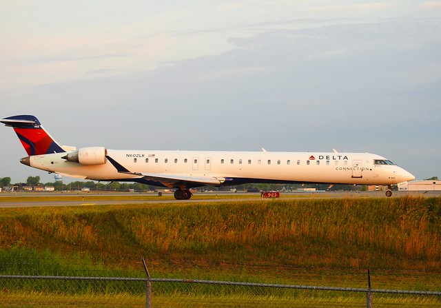 Endeavor Air –  Bombardier CRJ-900LR N602LR @ Buffalo Niagara
