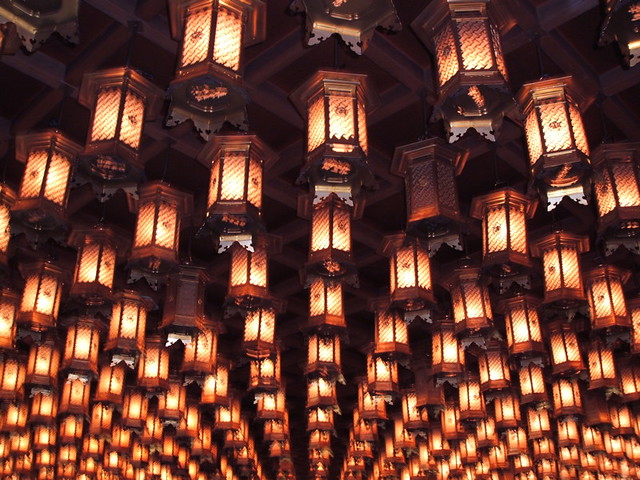Lanterns | Lanterns inside a shrine on Miyajima in Hiroshima… | Flickr