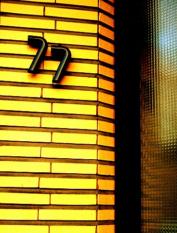 77 | by 安nie