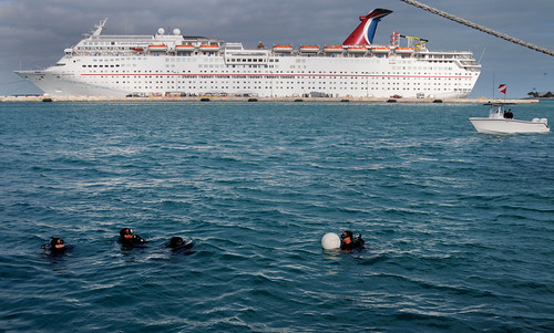 Combat Diver Qualification Course, 2010 | Cruise Ship Carniv… | Flickr