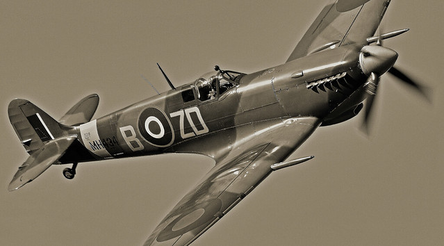 Supermarine Spitfire MKIX low and fast..